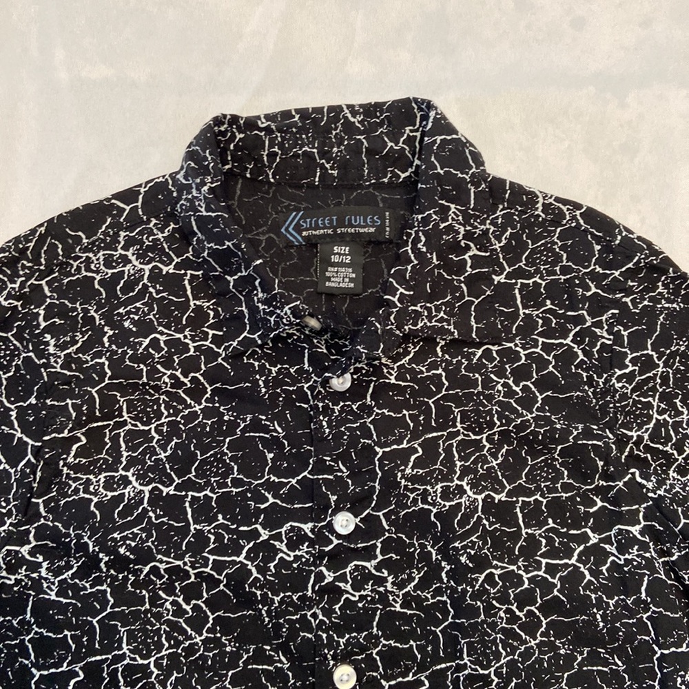 Boy button up - Picture 3 of 6